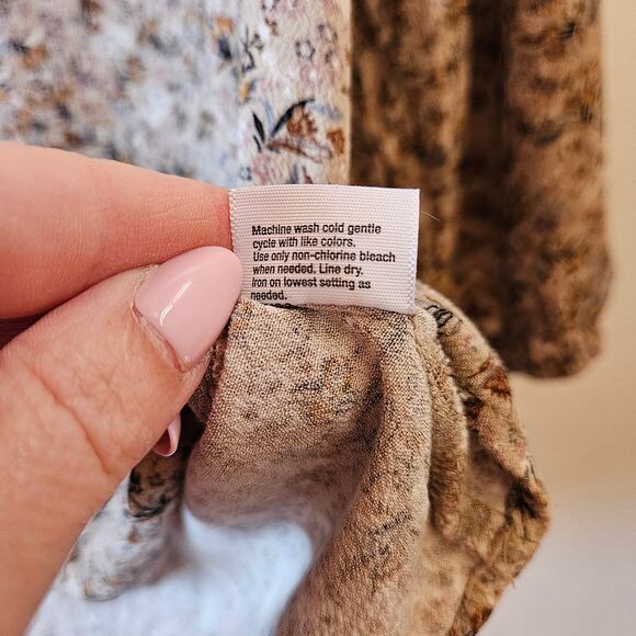 St. John's Bay Tan Floral Top Size M Long Sleeve Casual Cottagecore Boho Earthy - Picture 6 of 9